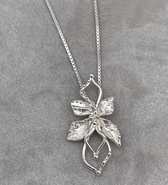 Flower Necklace lllllll