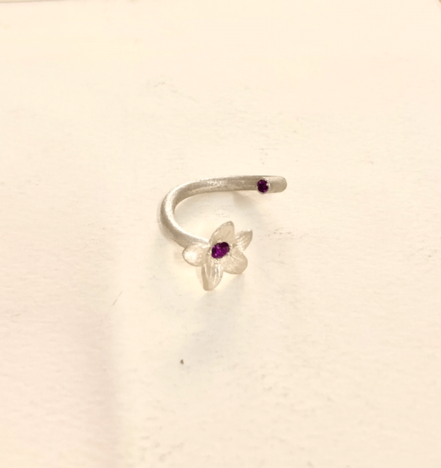 Anello fiore aperto
