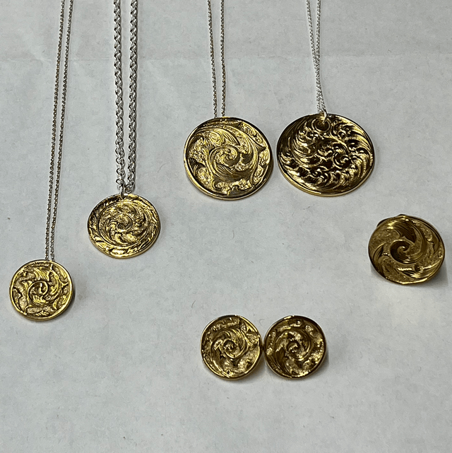 Medallions_discs_scrolls