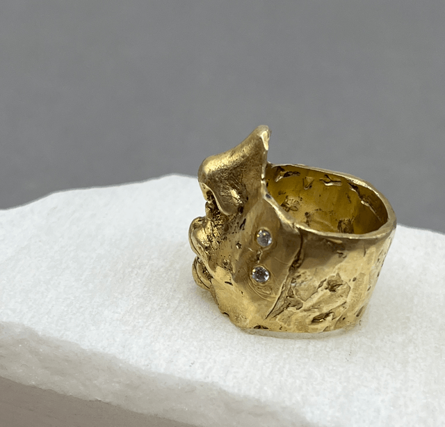 Visage ring
