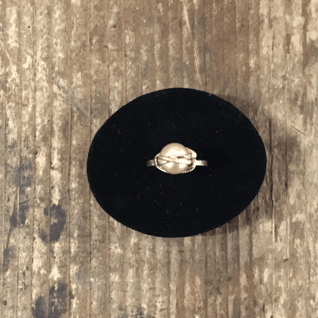 Bonbon pearl ring 