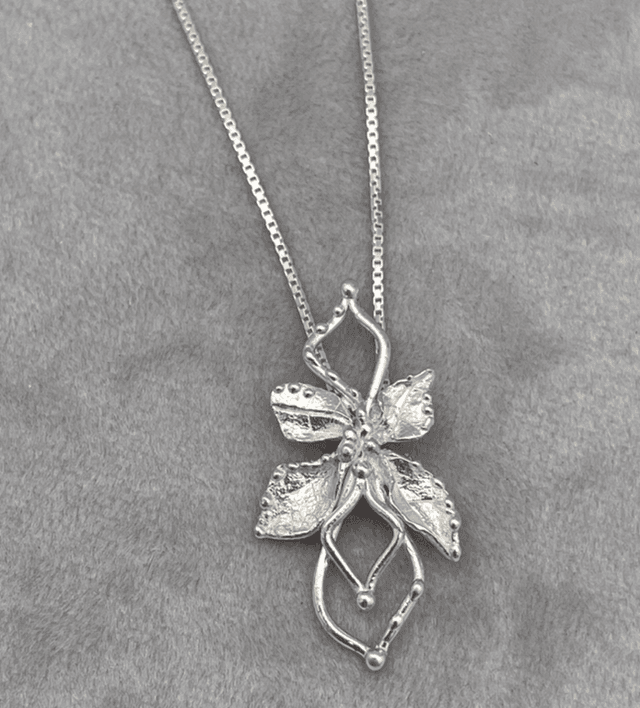 Flower Necklace lllllll