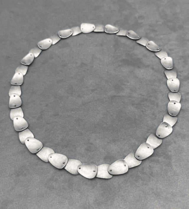 Petals necklace
